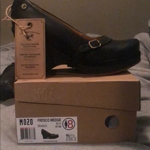 Mozo women’s non slip wedges